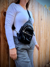 Smith & Wesson Sling Bag